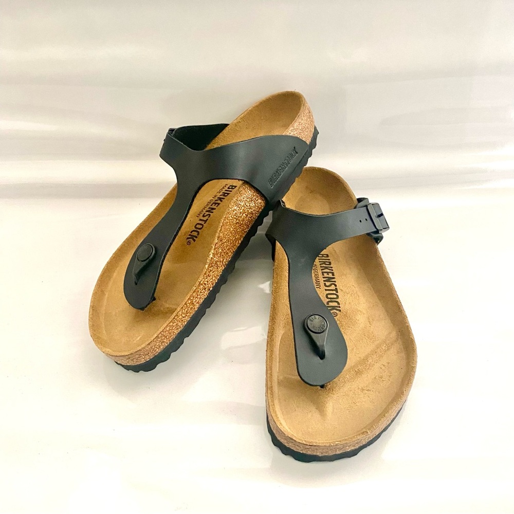 NWOB Women’s Birkenstock Gizeh Sandals
